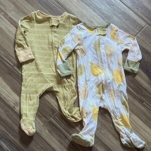 2Pair Set of Footie Pajamas with Sleeve Cuffs/Mittens